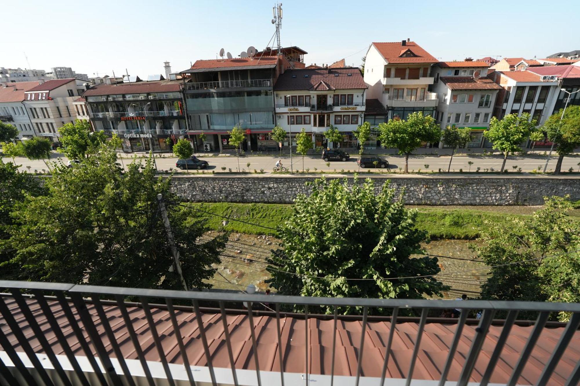 Biond Hotel 普里兹伦 外观 照片