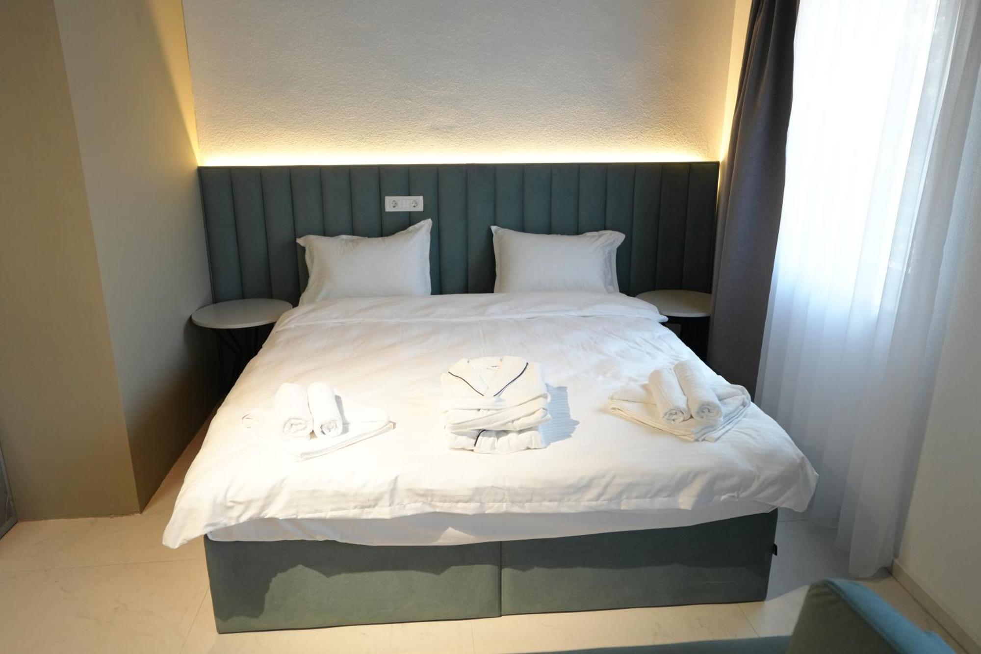 Biond Hotel 普里兹伦 外观 照片