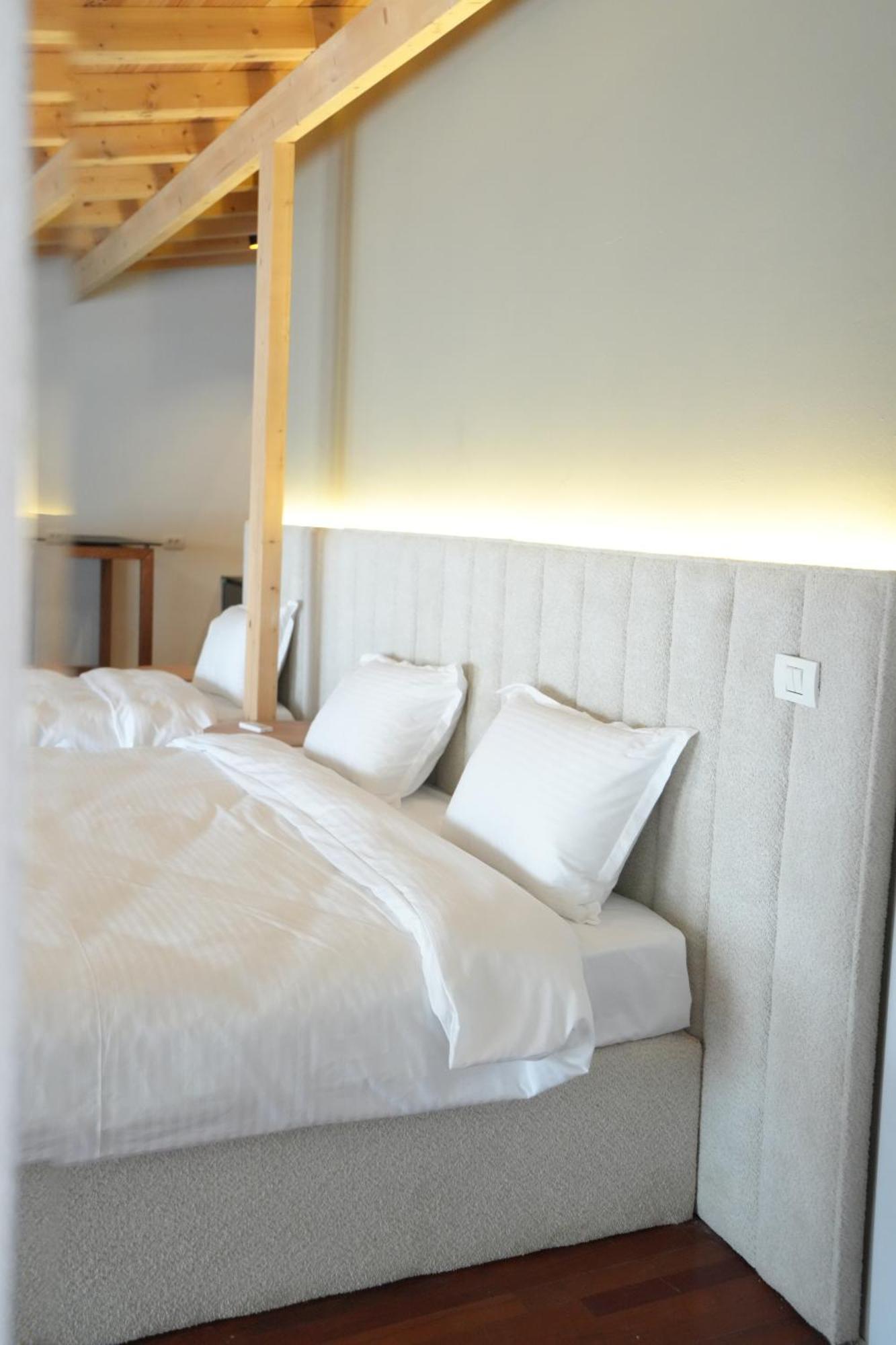 Biond Hotel 普里兹伦 外观 照片
