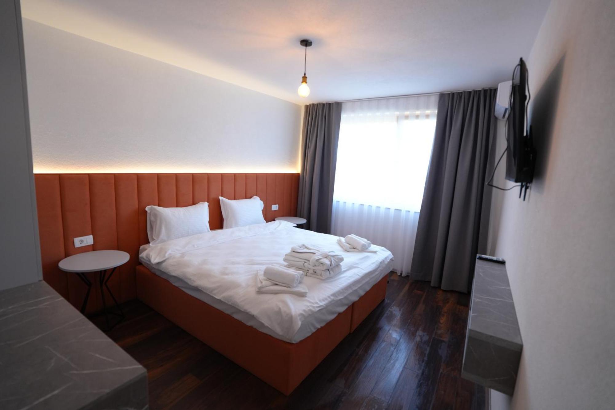 Biond Hotel 普里兹伦 外观 照片
