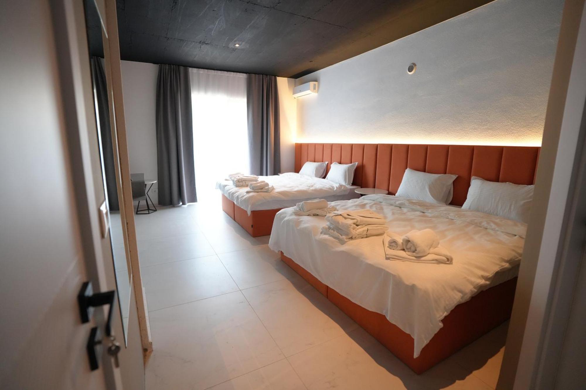 Biond Hotel 普里兹伦 外观 照片