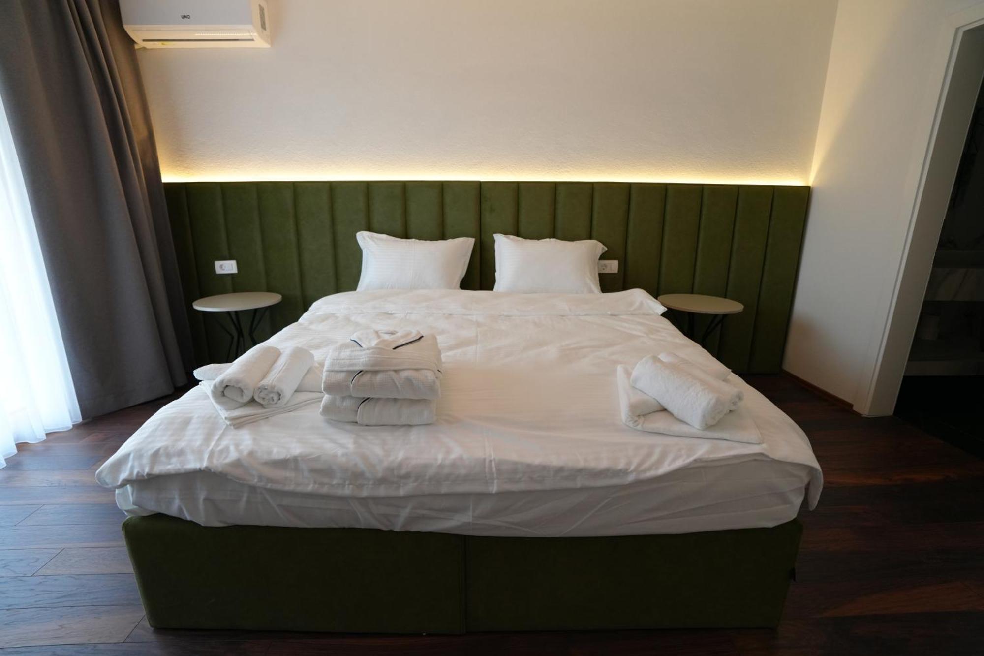 Biond Hotel 普里兹伦 外观 照片