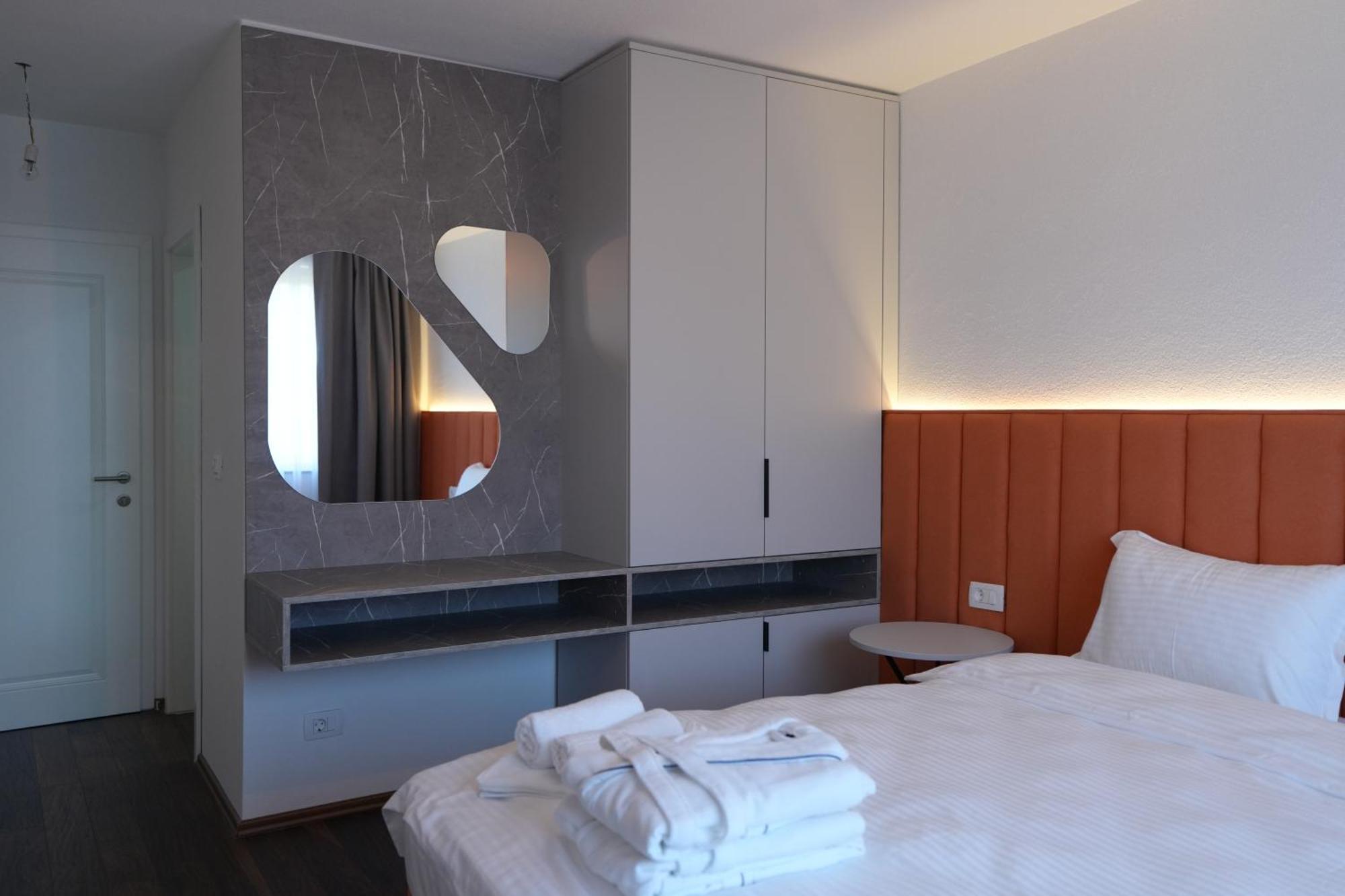 Biond Hotel 普里兹伦 外观 照片
